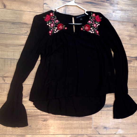 Derek Heart Bell Sleeve Blouse - Picture 2 of 6